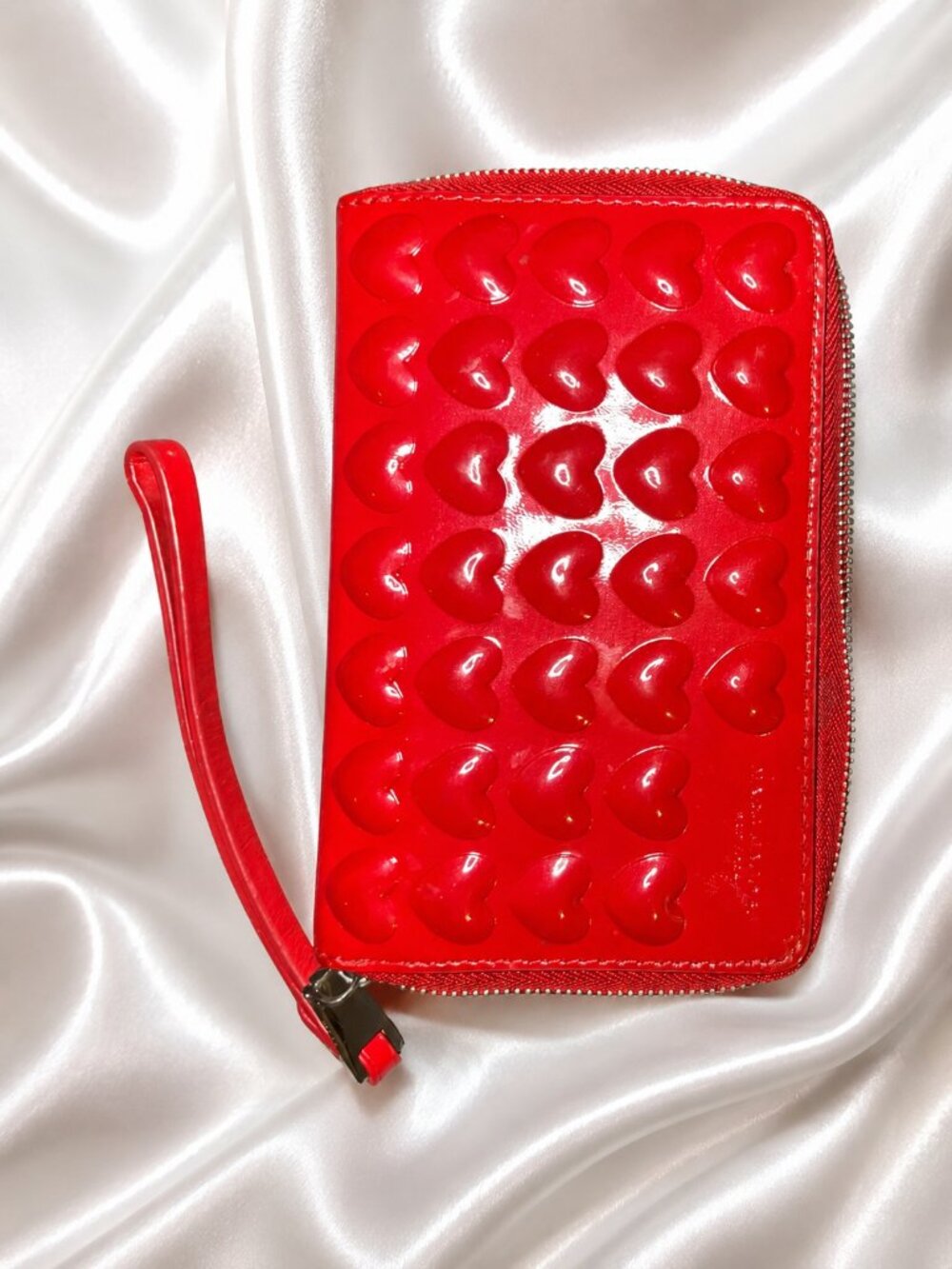 Marc Jacobs Red Patent Leather Heart Zip Around Wristlet Wallet - Picture 6 of 8